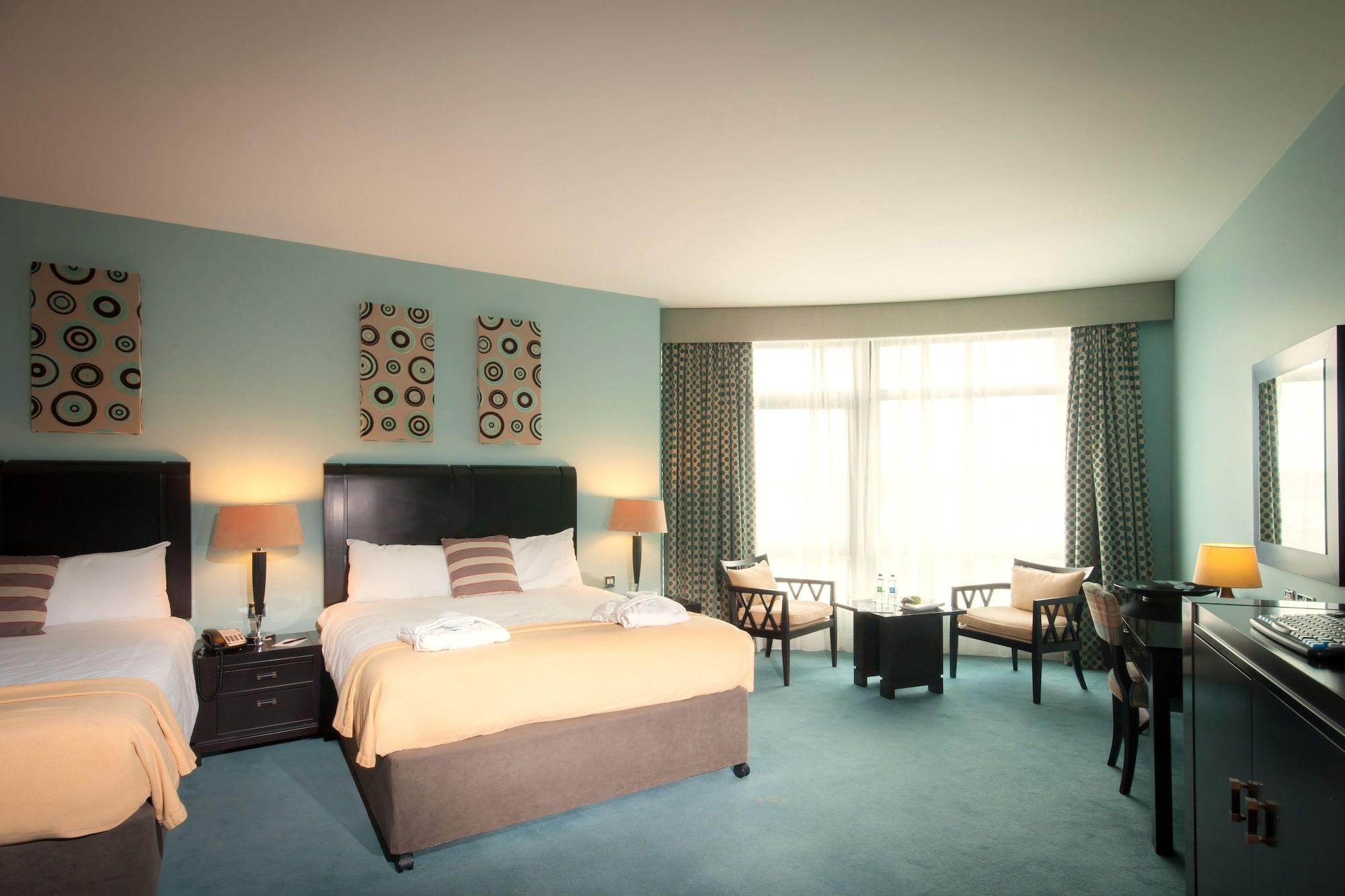 Cork International Hotel Bagian luar foto