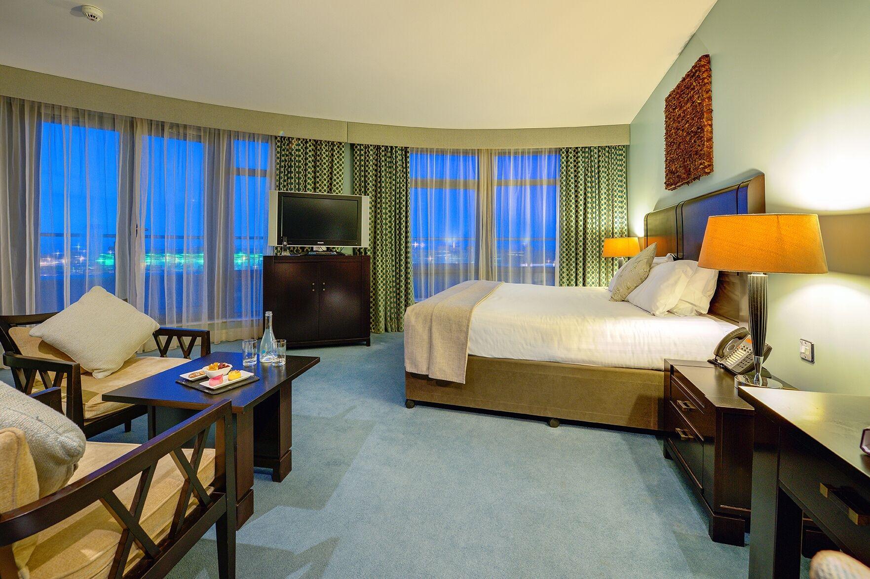 Cork International Hotel Bagian luar foto