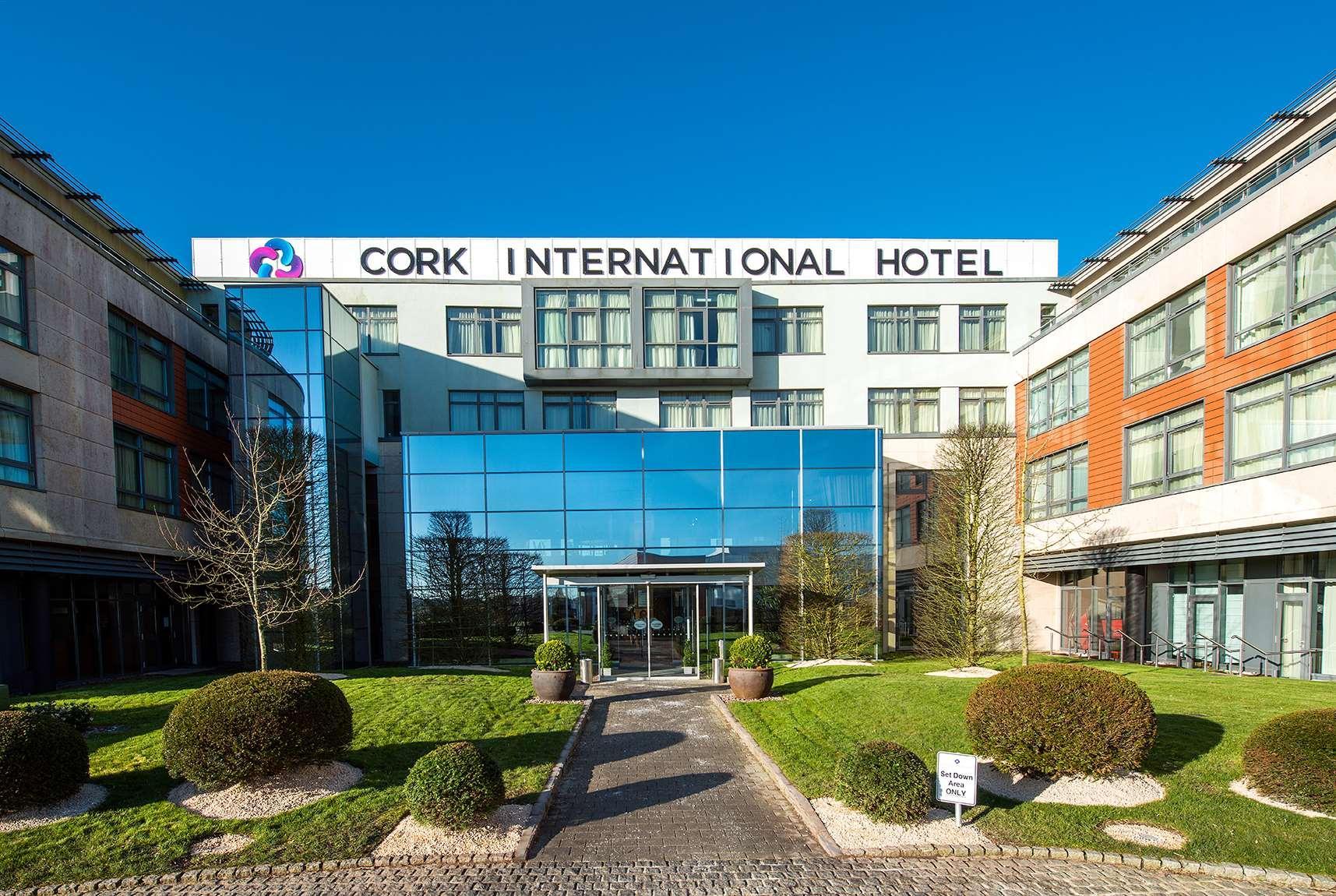 Cork International Hotel Bagian luar foto