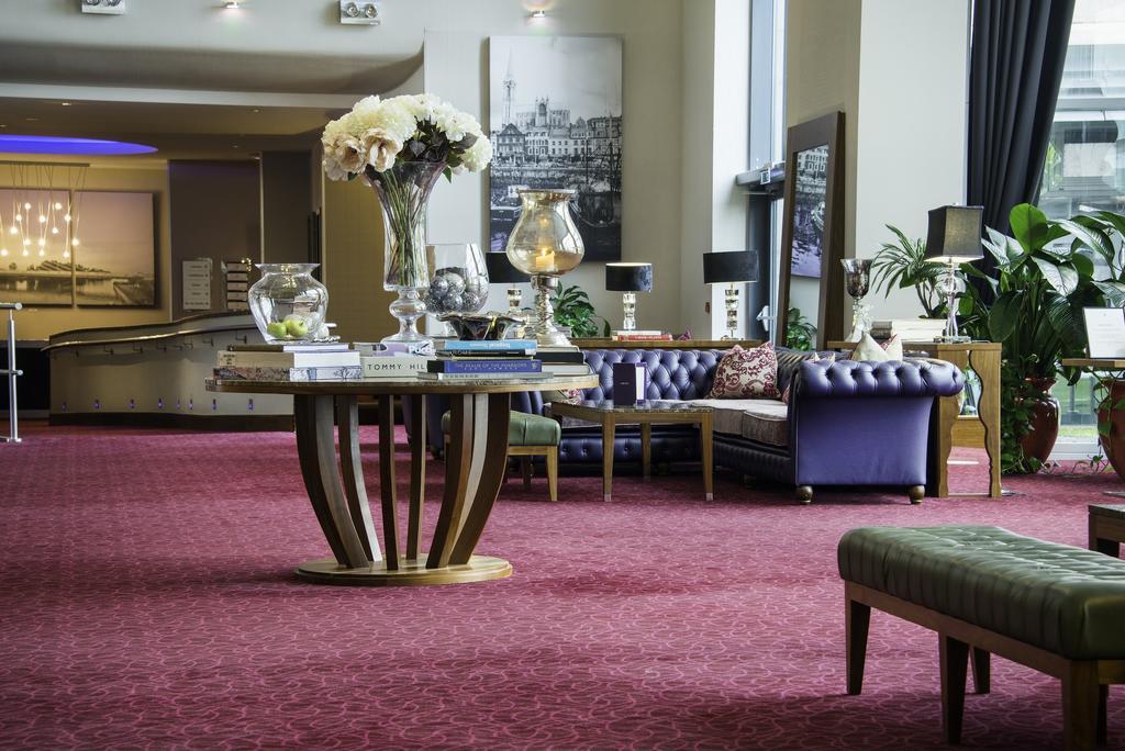 Cork International Hotel Bagian luar foto