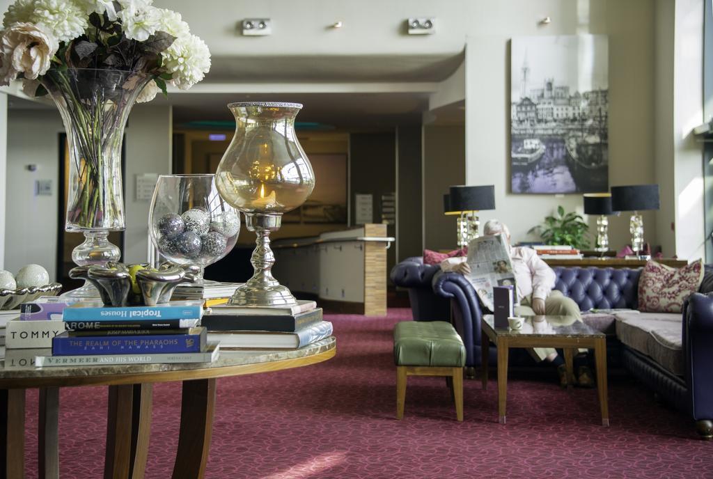 Cork International Hotel Bagian luar foto