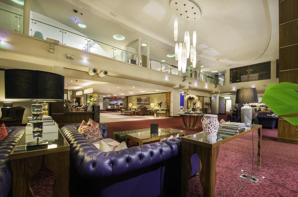 Cork International Hotel Bagian luar foto